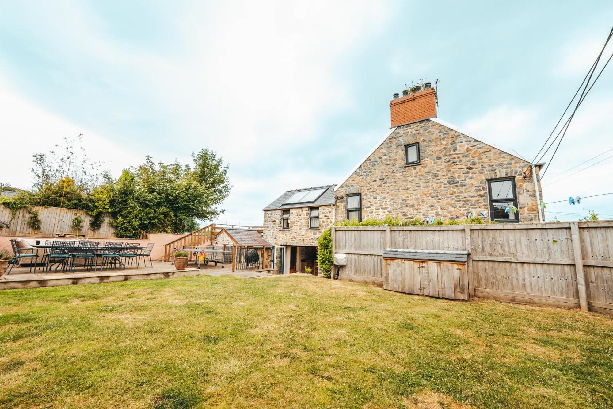 Lyndale Villa Newport  Exterior photo